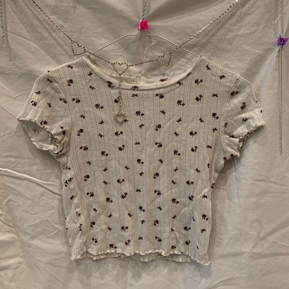 URBAN OUTFITTERS CROP TOP